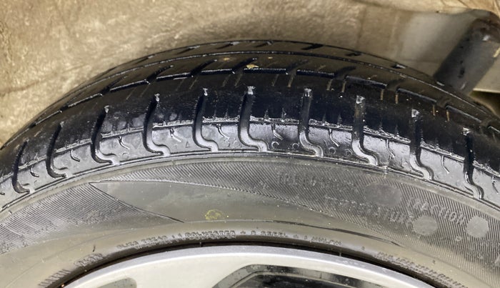 2016 Maruti Wagon R 1.0 VXI, CNG, Manual, 85,001 km, Left Rear Tyre Tread