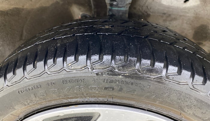 2016 Maruti Wagon R 1.0 VXI, CNG, Manual, 85,001 km, Right Front Tyre Tread