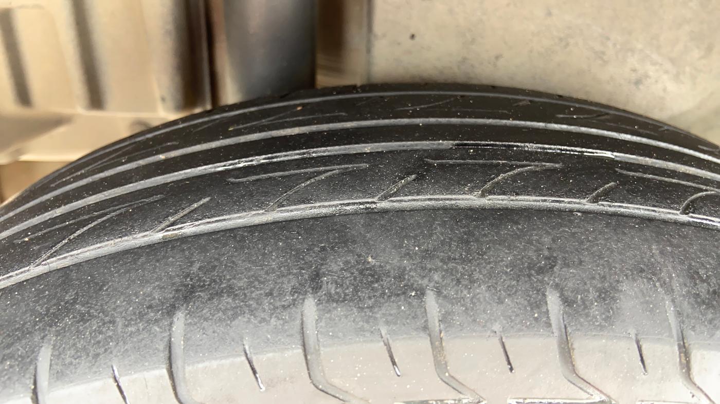 2013 Maruti Swift Dzire VXI, Petrol, Manual, 1,06,986 km, Right Rear Tyre Tread