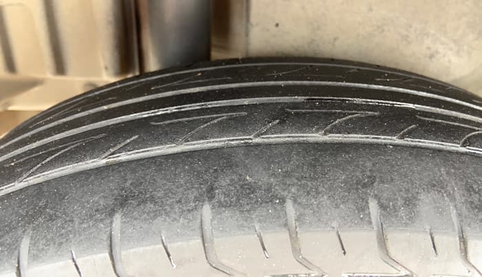 2013 Maruti Swift Dzire VXI, Petrol, Manual, 1,06,955 km, Right Rear Tyre Tread
