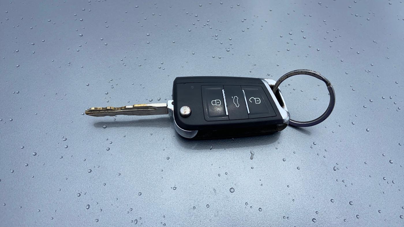 2013 Maruti Swift Dzire VXI, Petrol, Manual, 1,06,986 km, Key Close Up
