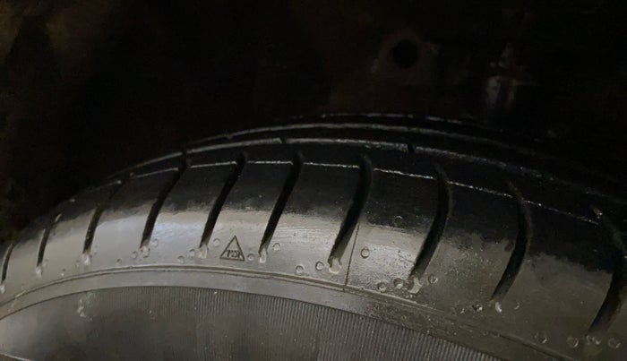 2017 Honda Amaze 1.2L I-VTEC S, Petrol, Manual, 1,18,640 km, Right Front Tyre Tread