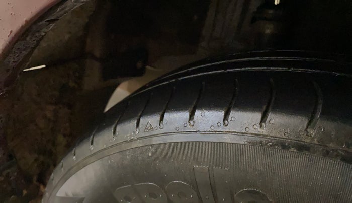 2017 Honda Amaze 1.2L I-VTEC S, Petrol, Manual, 1,18,640 km, Right Rear Tyre Tread
