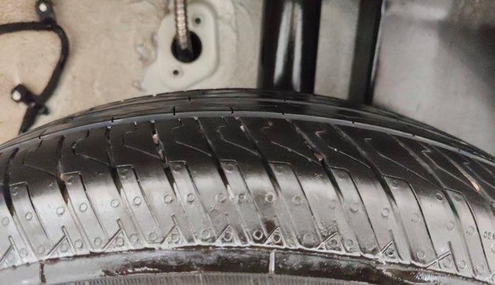 2025 Tata PUNCH Accomplished Plus (S) iCNG, CNG, Manual, 1,574 km, Left Rear Tyre Tread