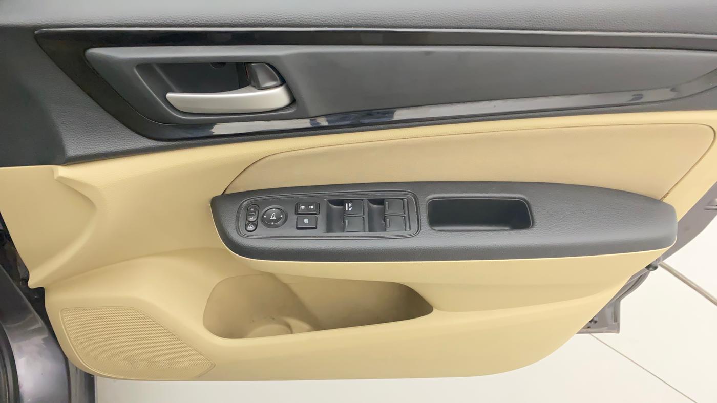 2019 Honda Amaze 1.5L I-DTEC V, Diesel, Manual, 65,234 km, Driver Side Door Panels Control