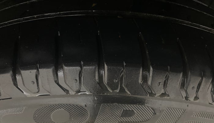 2020 Maruti XL6 ZETA MT, Petrol, Manual, 74,762 km, Left Rear Tyre Tread