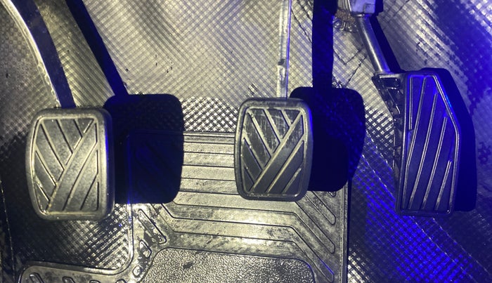 2020 Maruti XL6 ZETA MT, Petrol, Manual, 74,762 km, Pedals