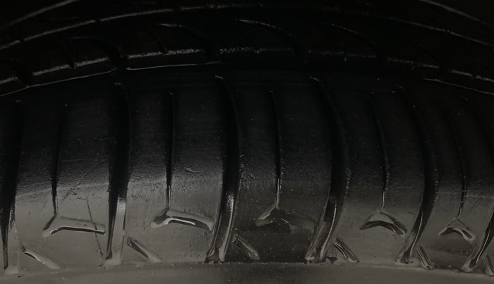 2020 Maruti XL6 ZETA MT, Petrol, Manual, 74,762 km, Right Front Tyre Tread