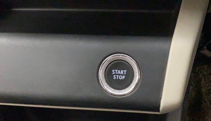 2021 Renault TRIBER RXZ, Petrol, Manual, 54,491 km, Keyless Start/ Stop Button