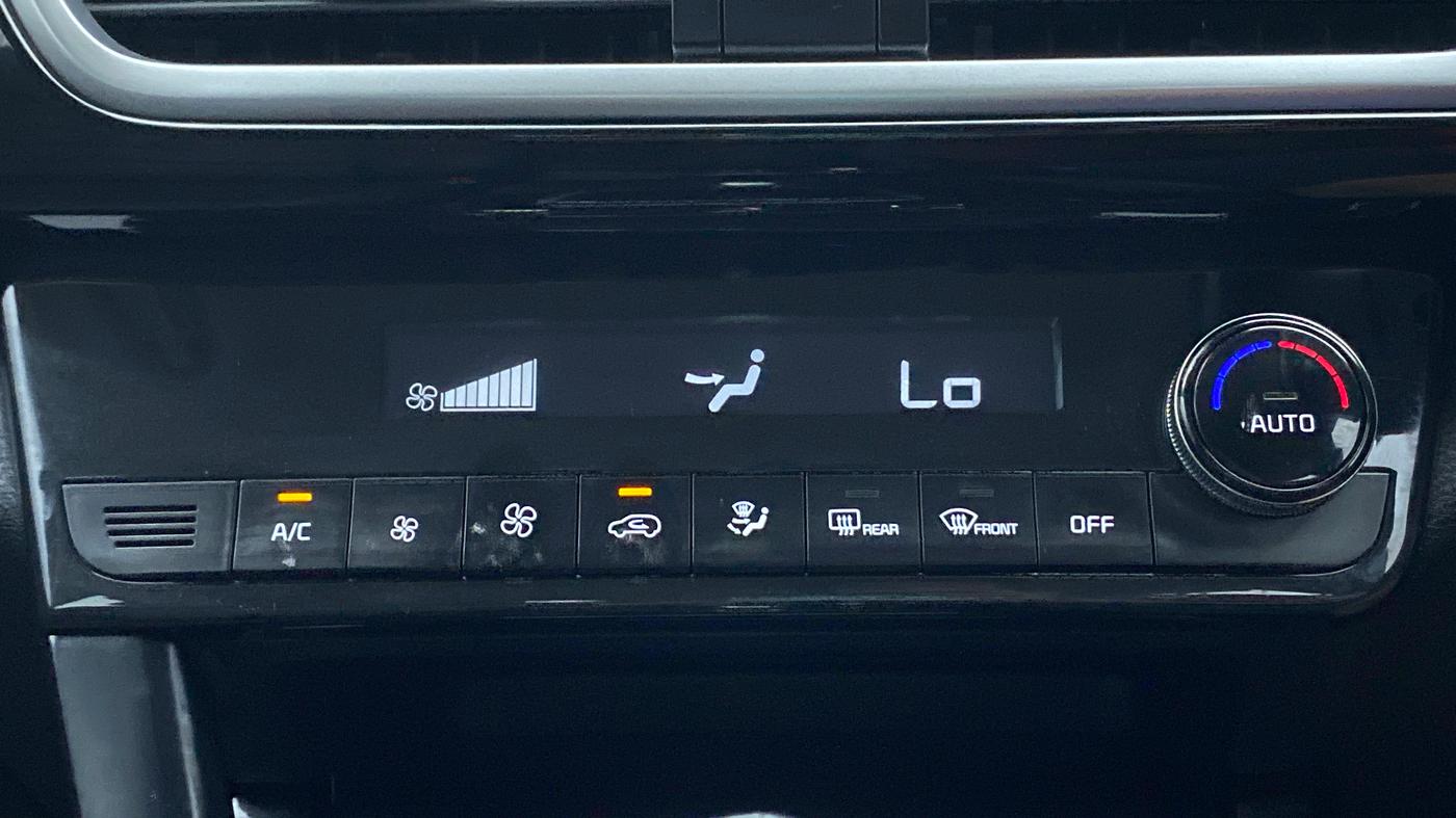 2019 KIA SELTOS GTK 1.4 GDI PETROL, Petrol, Manual, 25,489 km, Automatic Climate Control