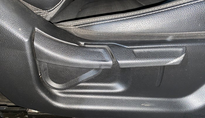 2021 KIA SONET HTK PLUS 1.2, Petrol, Manual, 24,583 km, Driver Side Adjustment Panel