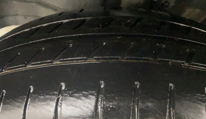 2012 Maruti Wagon R 1.0 VXI, Petrol, Manual, 47,638 km, Left Front Tyre Tread