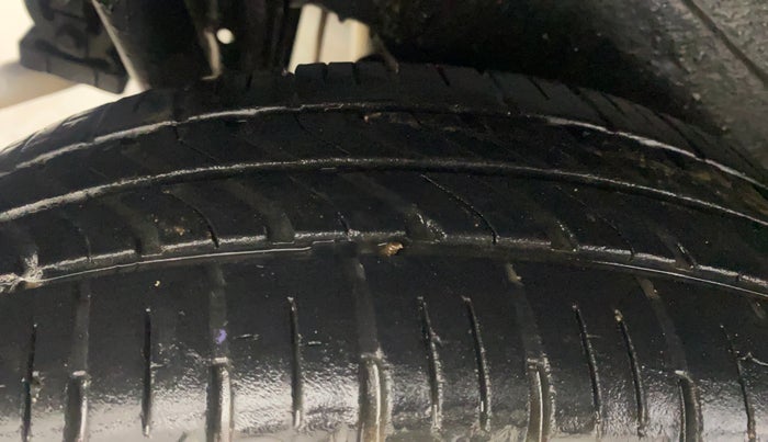 2012 Maruti Wagon R 1.0 VXI, Petrol, Manual, 47,638 km, Right Rear Tyre Tread