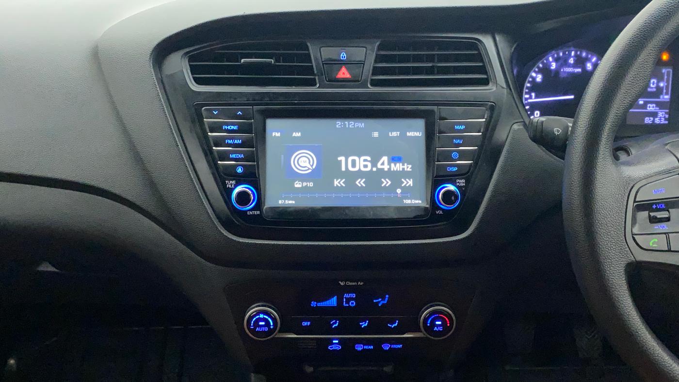2017 Hyundai Elite i20 ASTA 1.2 DUAL TONE, Petrol, Manual, 82,163 km, Air Conditioner
