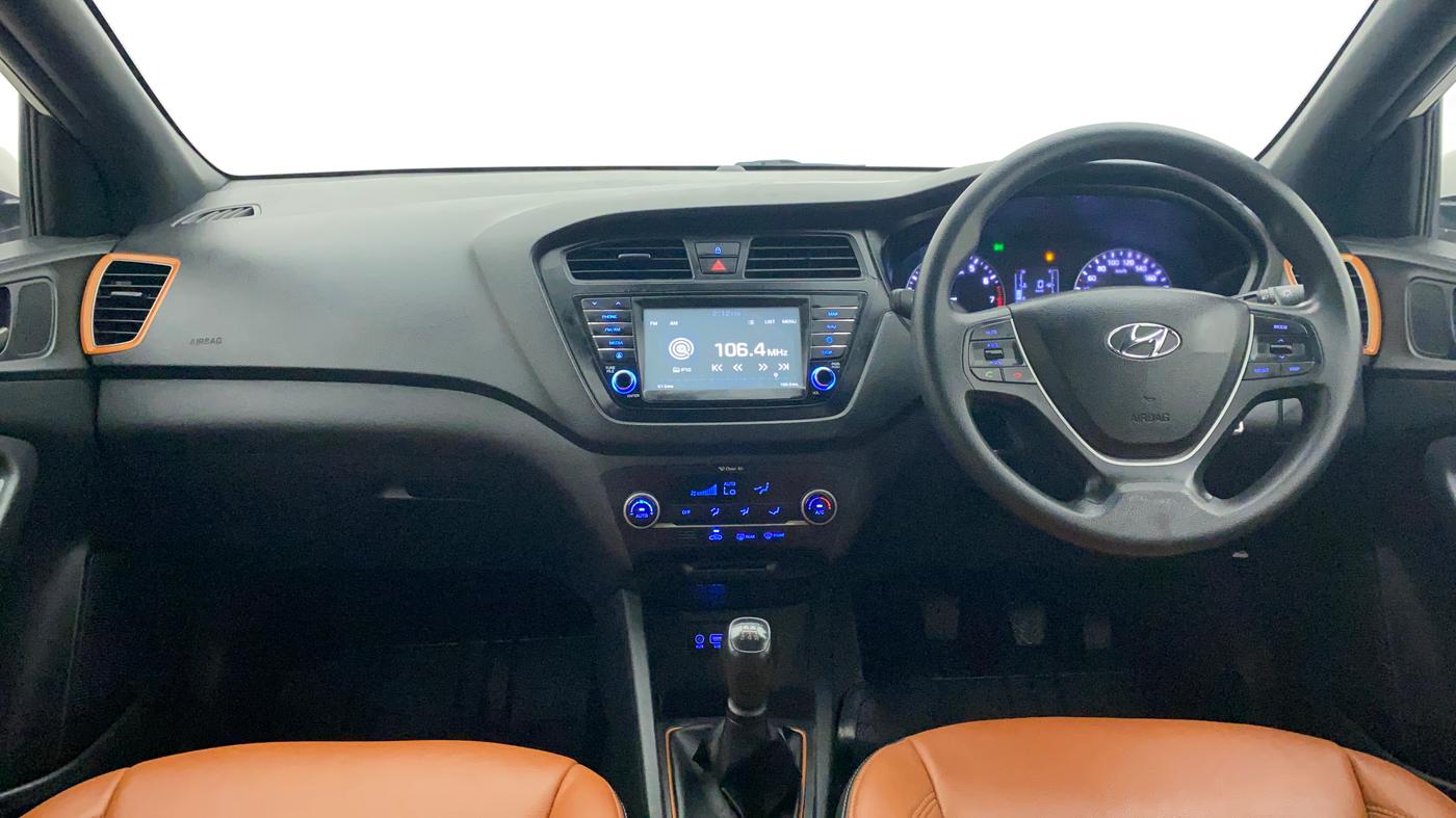 2017 Hyundai Elite i20 ASTA 1.2 DUAL TONE, Petrol, Manual, 82,163 km, Dashboard