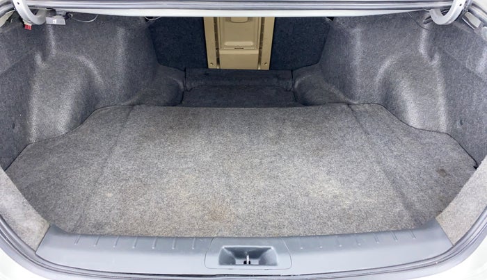 2011 Honda Accord 2.4 MT, Petrol, Manual, 63,306 km, Boot Inside