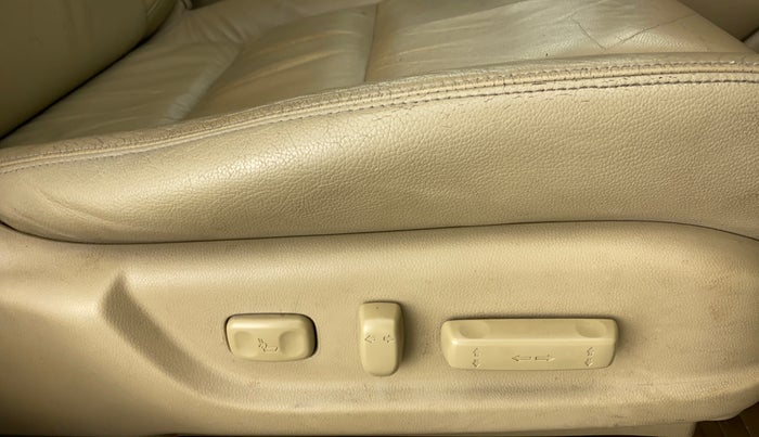 2011 Honda Accord 2.4 MT, Petrol, Manual, 63,306 km, Driver Side Adjustment Panel