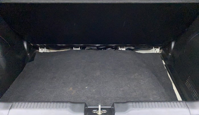 2020 Maruti Swift VXI D, Petrol, Manual, 25,373 km, Boot Inside