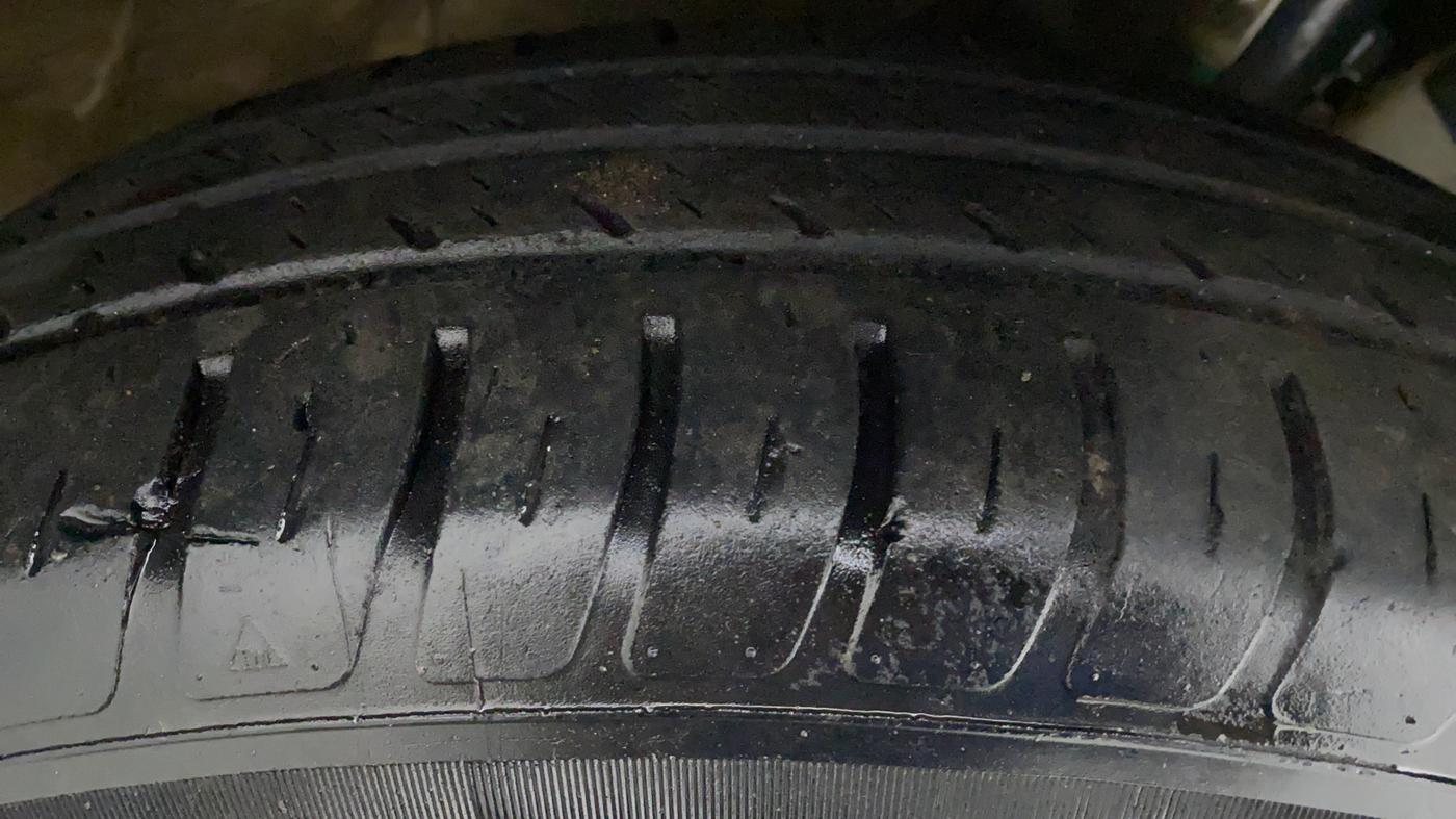 2020 Maruti Swift VXI D, Petrol, Manual, 25,373 km, Right Rear Tyre Tread