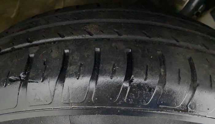 2020 Maruti Swift VXI D, Petrol, Manual, 25,373 km, Right Rear Tyre Tread