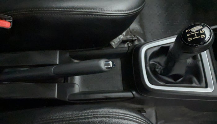 2020 Maruti Swift VXI D, Petrol, Manual, 25,373 km, Gear Lever