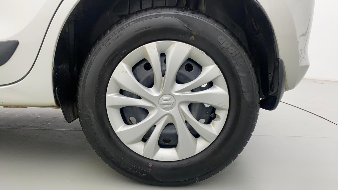 2020 Maruti Swift VXI D, Petrol, Manual, 25,373 km, Left Rear Wheel