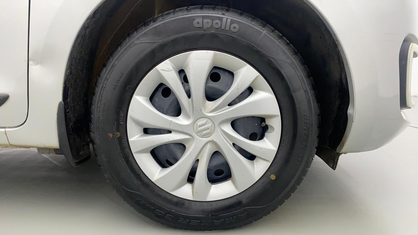 2020 Maruti Swift VXI D, Petrol, Manual, 25,373 km, Right Front Wheel