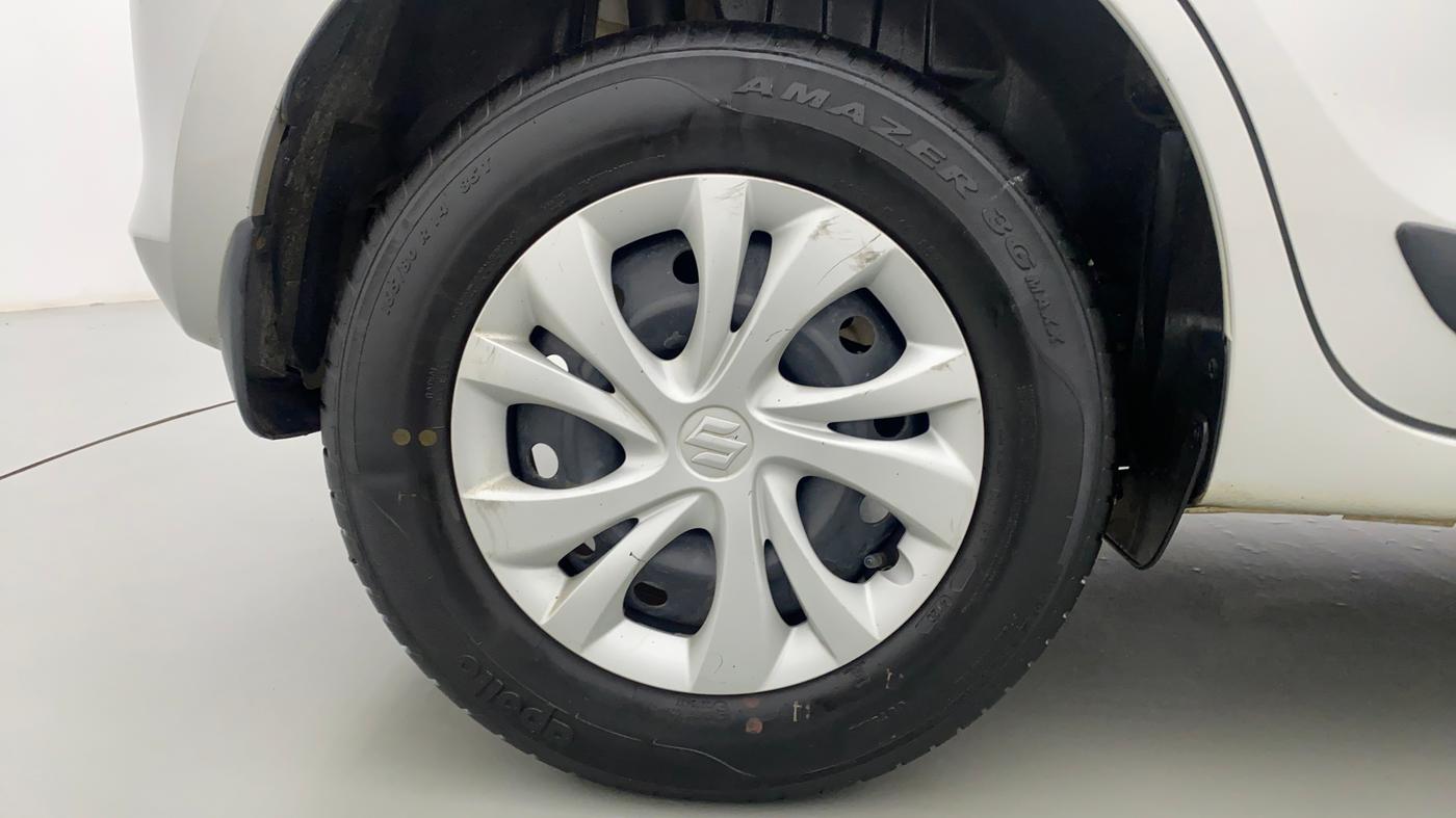 2020 Maruti Swift VXI D, Petrol, Manual, 25,373 km, Right Rear Wheel