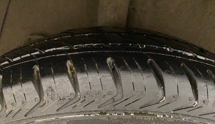 2015 Hyundai Grand i10 MAGNA 1.2 KAPPA VTVT, Petrol, Manual, 49,085 km, Right Rear Tyre Tread