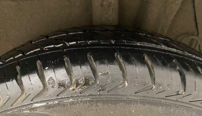 2015 Hyundai Grand i10 MAGNA 1.2 KAPPA VTVT, Petrol, Manual, 49,085 km, Left Rear Tyre Tread