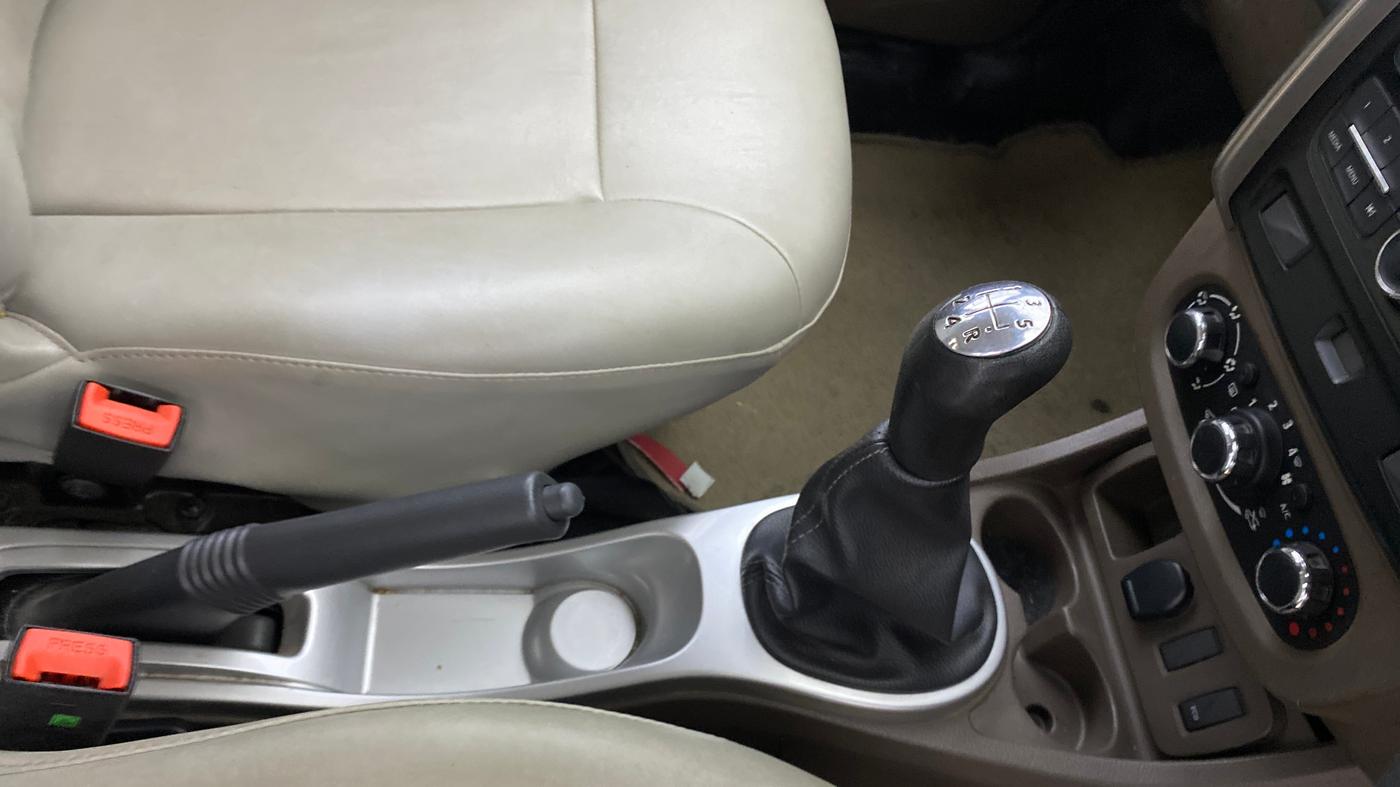 2016 Renault Duster RXL PETROL, Petrol, Manual, 39,433 km, Gear Lever