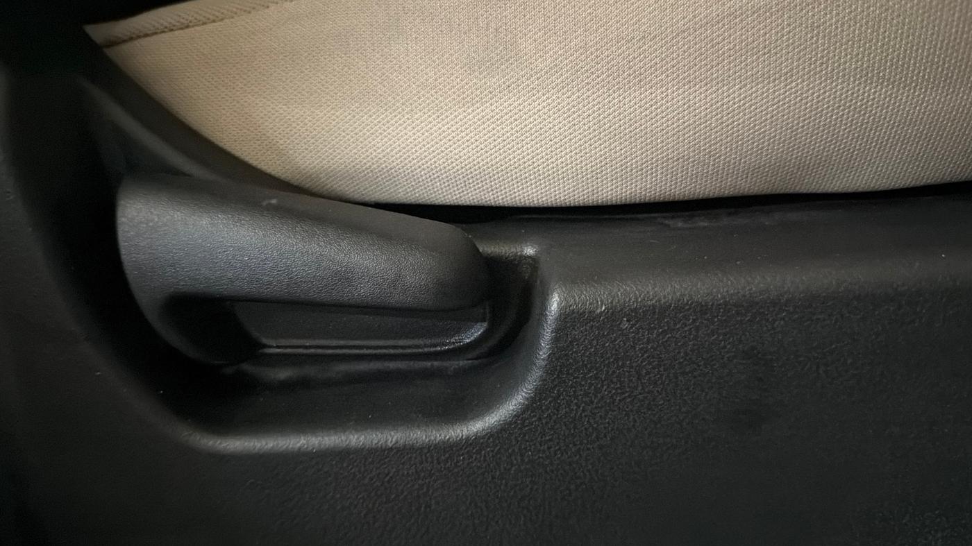 2017 Maruti Wagon R 1.0 LXI CNG, CNG, Manual, 75,765 km, Driver Side Adjustment Panel