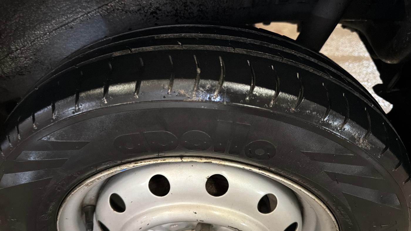 2017 Maruti Wagon R 1.0 LXI CNG, CNG, Manual, 75,765 km, Left Rear Tyre Tread