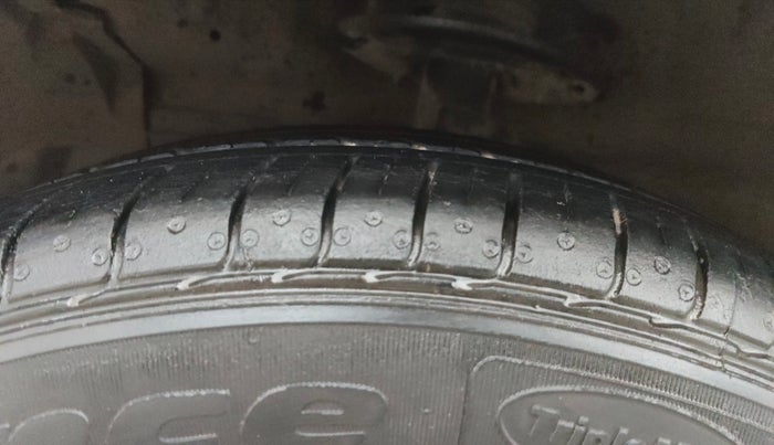 2016 Maruti Ciaz ZXI AT, Petrol, Automatic, 49,723 km, Left Front Tyre Tread