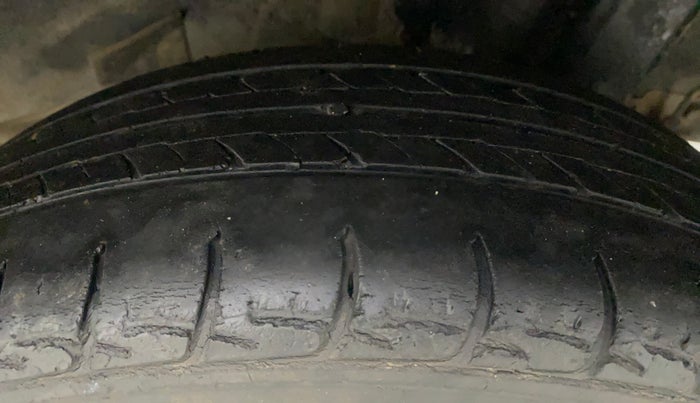 2018 Hyundai Grand i10 MAGNA AT 1.2 KAPPA VTVT, CNG, Automatic, 60,674 km, Left Rear Tyre Tread
