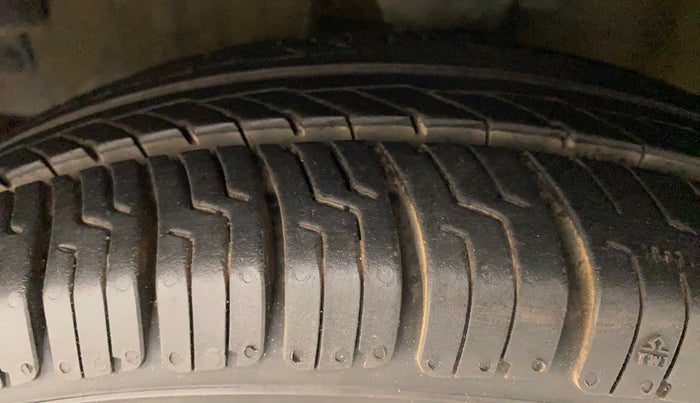 2012 Hyundai i10 SPORTZ 1.2, Petrol, Manual, 26,978 km, Left Front Tyre Tread
