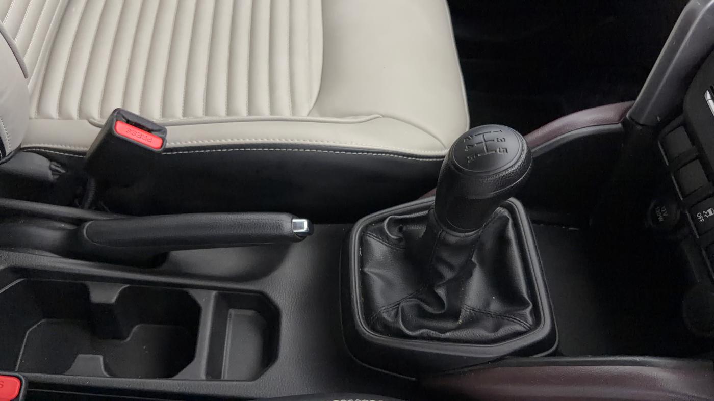 2024 Maruti Grand Vitara SIGMA SMART HYBRID, Petrol, Manual, 42,627 km, Gear Lever