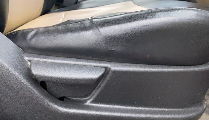 2017 Hyundai Eon ERA PLUS, Petrol, Manual, 51,373 km, Driver Side Adjustment Panel