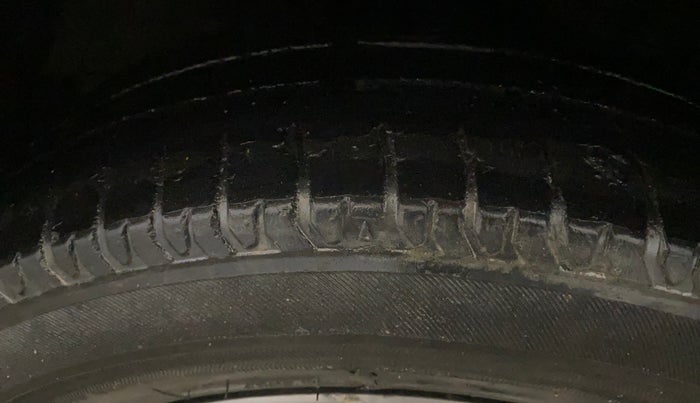 2021 Maruti Ertiga VXI SHVS, Petrol, Manual, 89,102 km, Left Front Tyre Tread