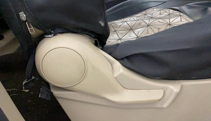 2021 Maruti Ertiga VXI SHVS, Petrol, Manual, 89,102 km, Driver Side Adjustment Panel