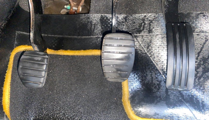 2016 Renault Duster 85 PS RXL DIESEL, Diesel, Manual, 76,902 km, Pedals