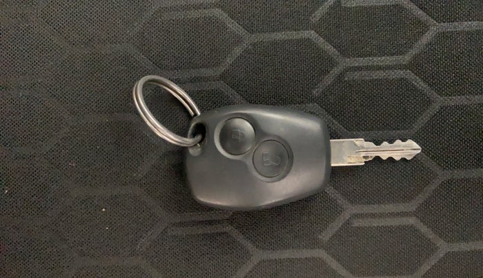 2016 Renault Duster 85 PS RXL DIESEL, Diesel, Manual, 76,902 km, Key Close Up