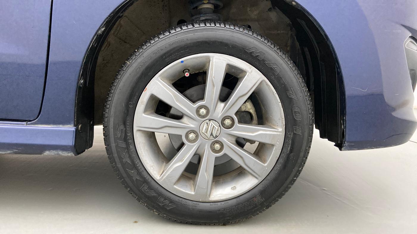 2017 Maruti Wagon R 1.0 VXI+ (O) MT, Petrol, Manual, 34,902 km, Right Front Wheel