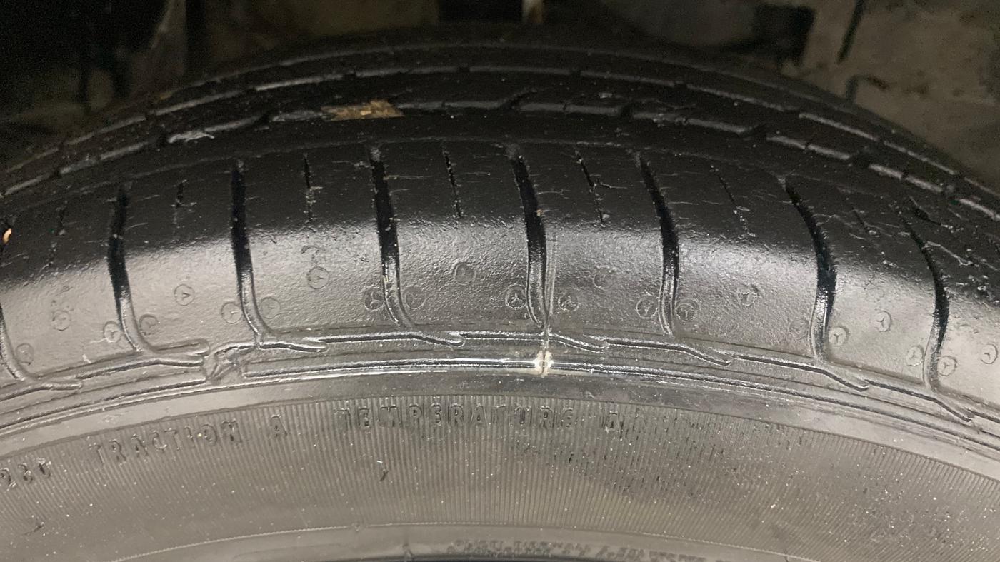 2021 Tata NEXON XM PETROL, Petrol, Manual, 49,909 km, Right Front Tyre Tread