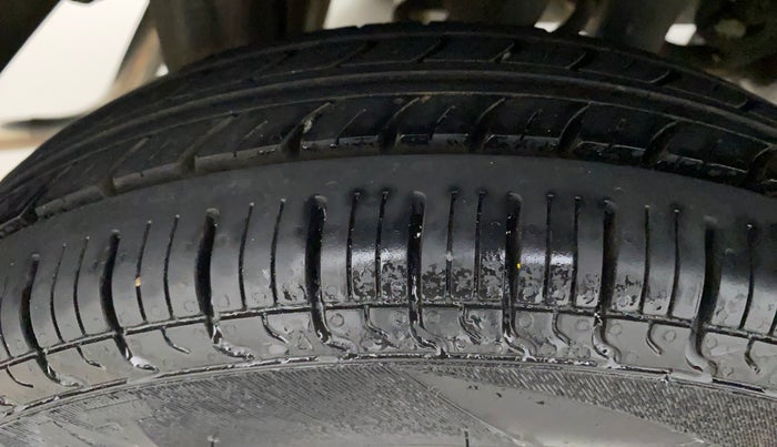2014 Maruti Alto 800 LXI, Petrol, Manual, 53,381 km, Right Rear Tyre Tread
