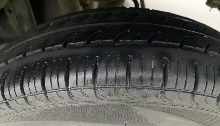 2014 Maruti Alto 800 LXI, Petrol, Manual, 53,381 km, Left Rear Tyre Tread