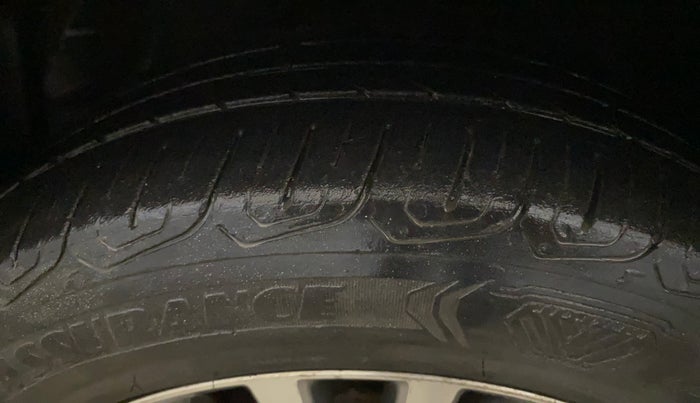 2014 Toyota Corolla Altis VL CVT PETROL, Petrol, Automatic, 94,455 km, Left Front Tyre Tread