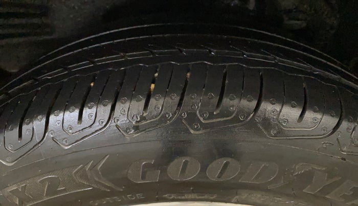 2014 Toyota Corolla Altis VL CVT PETROL, Petrol, Automatic, 94,455 km, Right Rear Tyre Tread