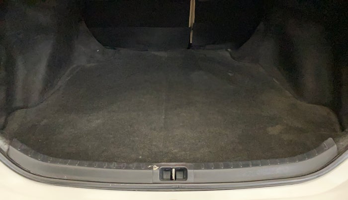 2014 Toyota Corolla Altis VL CVT PETROL, Petrol, Automatic, 94,455 km, Boot Inside