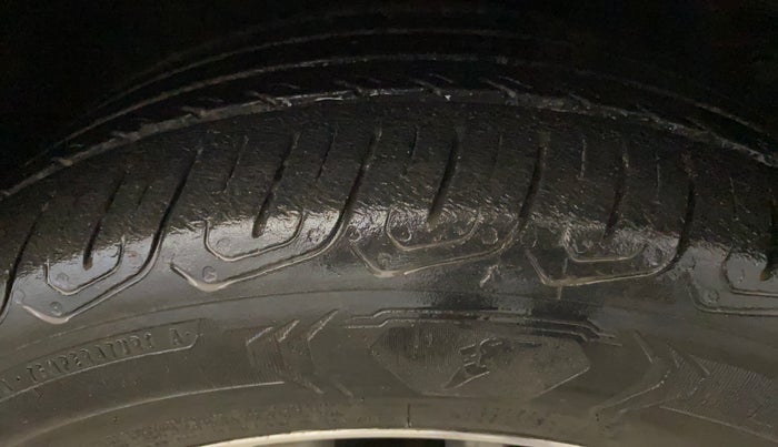 2014 Toyota Corolla Altis VL CVT PETROL, Petrol, Automatic, 94,455 km, Right Front Tyre Tread